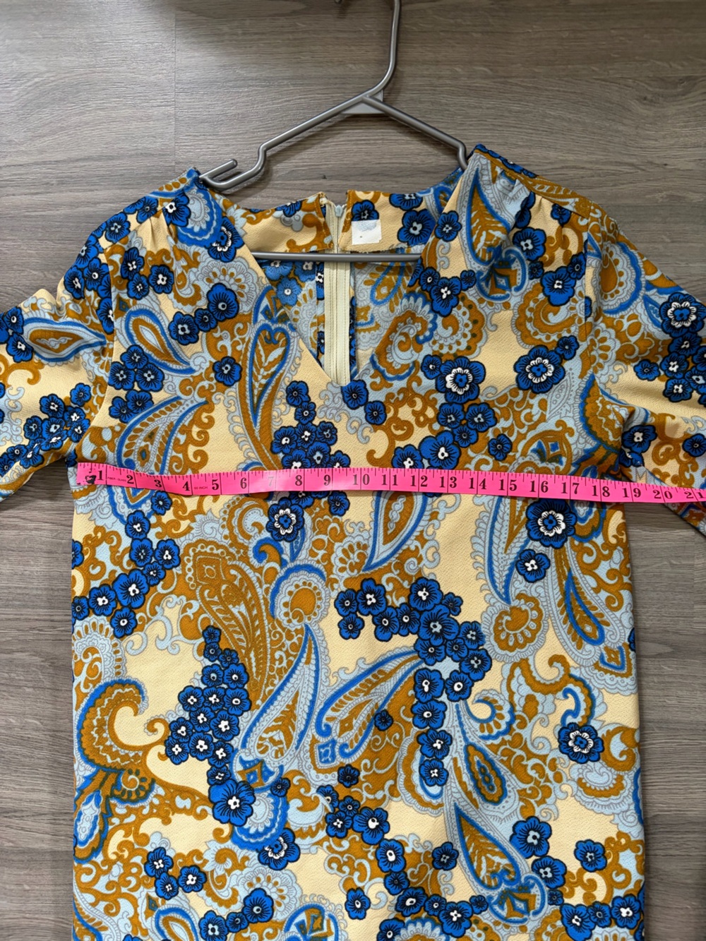 1960s Psychedelic Print Mini Dress - Picture 4 of 8